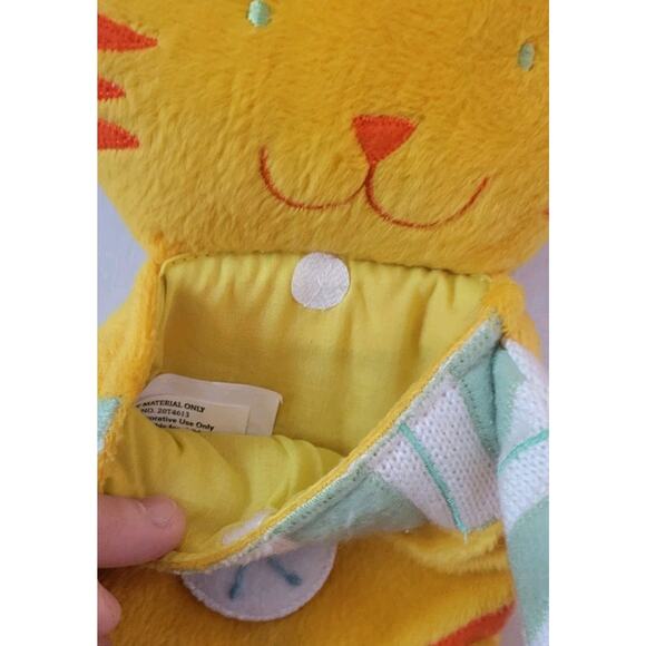 Ganz Cat Stocking Yellow Tabby in Christmas Hat Measures Approx. 26 In x 6.5 In - Picture 3 of 12